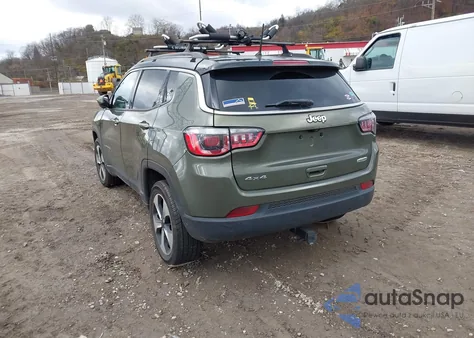 2018 Jeep Compass Latitude 4X4 from USA, damaged, VIN 3C4NJDBB4JT397967
